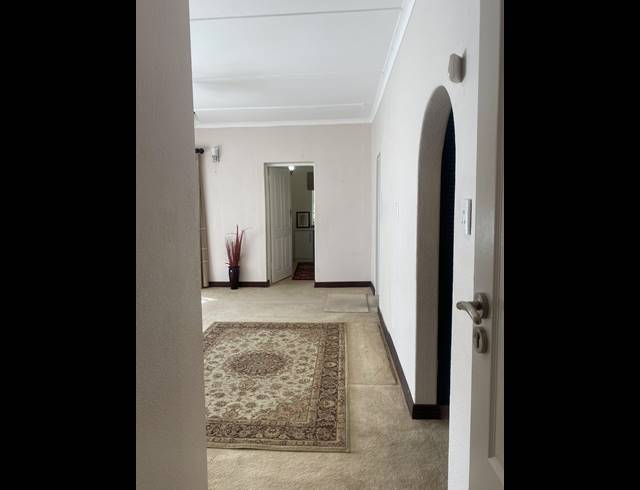 5 BEDROOM HOUSE FOR SALE IN MONDEOR